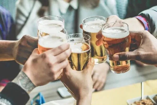 How do alcoholic drinks affect your gut microbiome?